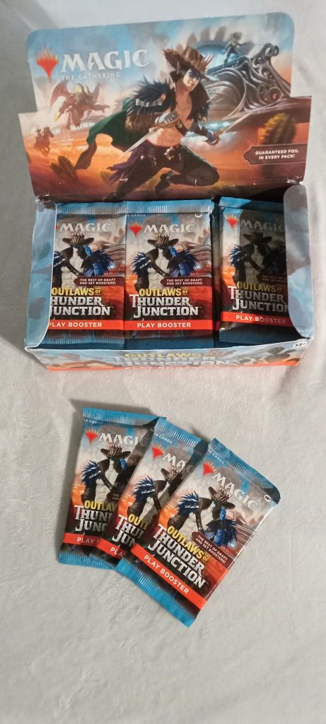 🧙‍♂️ OUTLAWS OF THUNDER JUNCTION – PLAY BOOSTER PACK